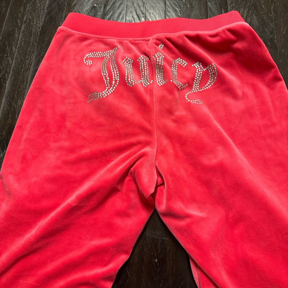 Worn once Juicy Couture medium sweatpants, velour